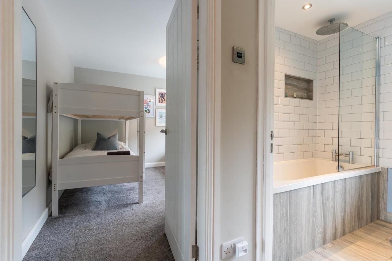 No40Barmouth-Modern,Spacious&Hot Tub Екстериор снимка