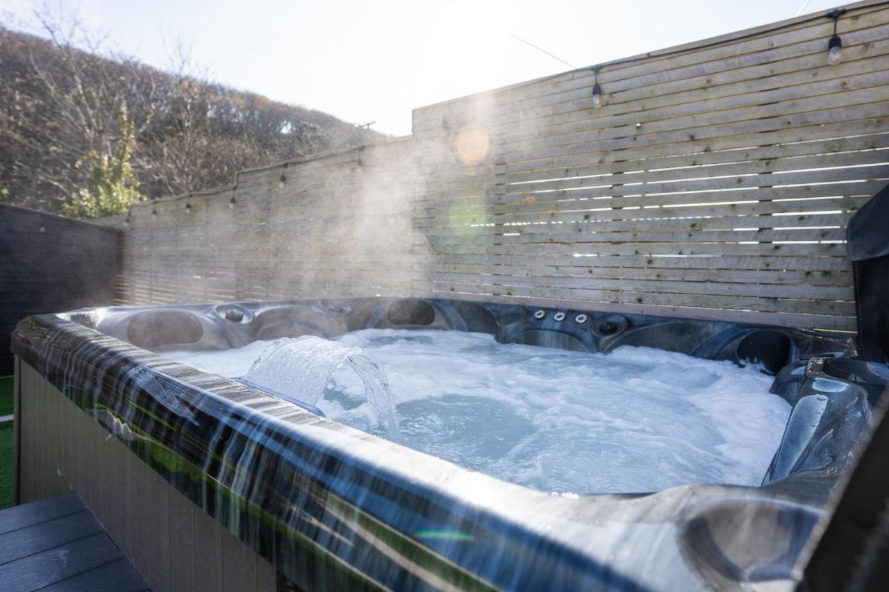 No40Barmouth-Modern,Spacious&Hot Tub Екстериор снимка